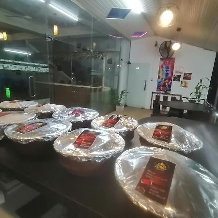 Ambula Food Court Hotel Anuradhapura Ngoại thất bức ảnh
