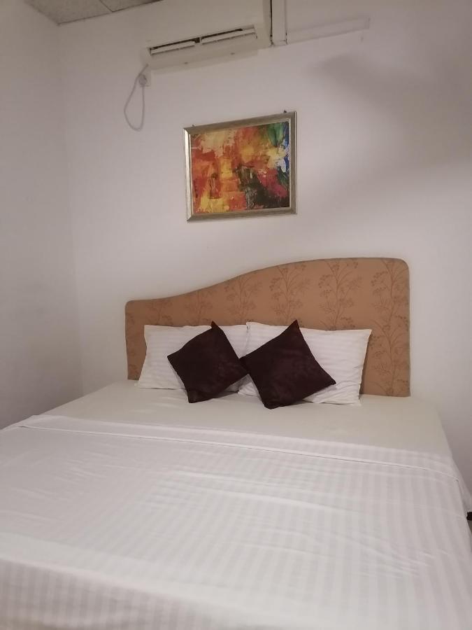 Ambula Food Court Hotel Anuradhapura Ngoại thất bức ảnh